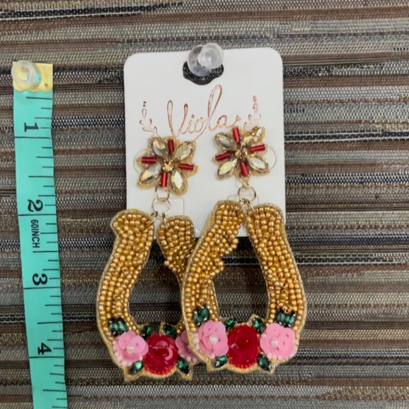 Fun beaded earrings! Lightweight and sure to be a conversation piece! - Picture 7 of 8